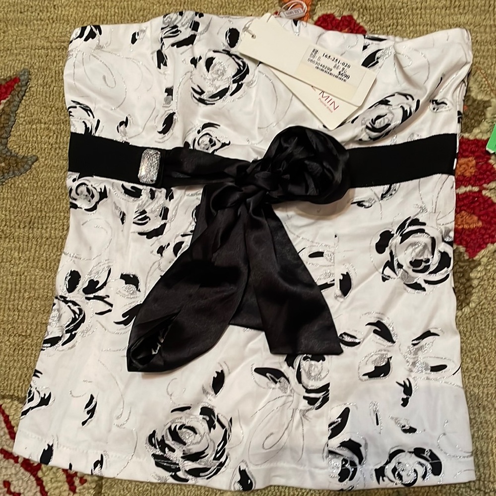 Brand new with tags !!!Lee min dressy shirt